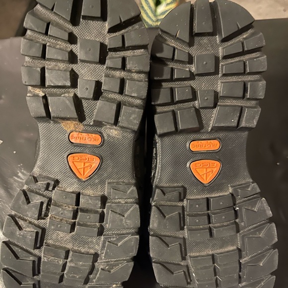 Size 5.5 used Nike boots black in color with no box - Picture 4 of 6